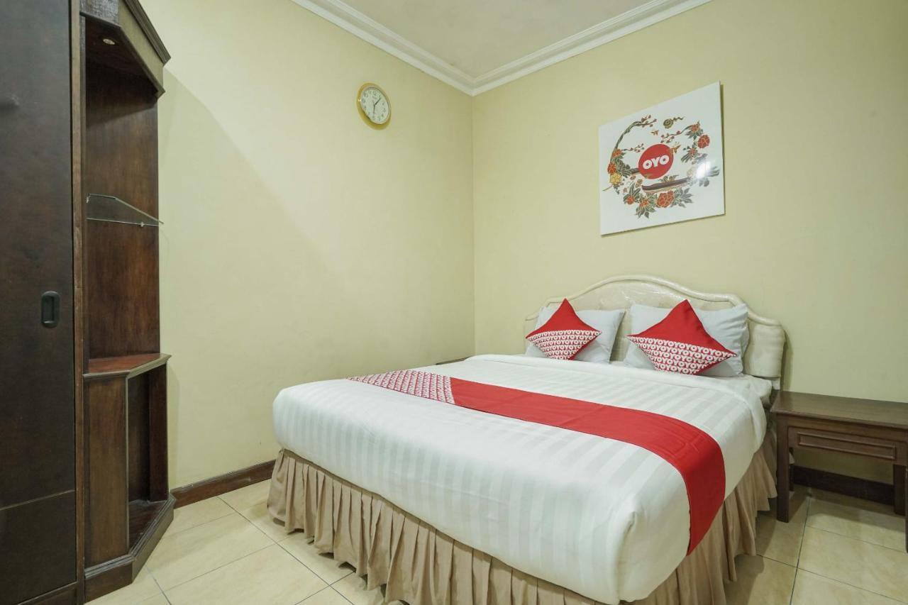 Oyo 804 Ndalem Maharani Guest House Yogyakarta Exterior photo