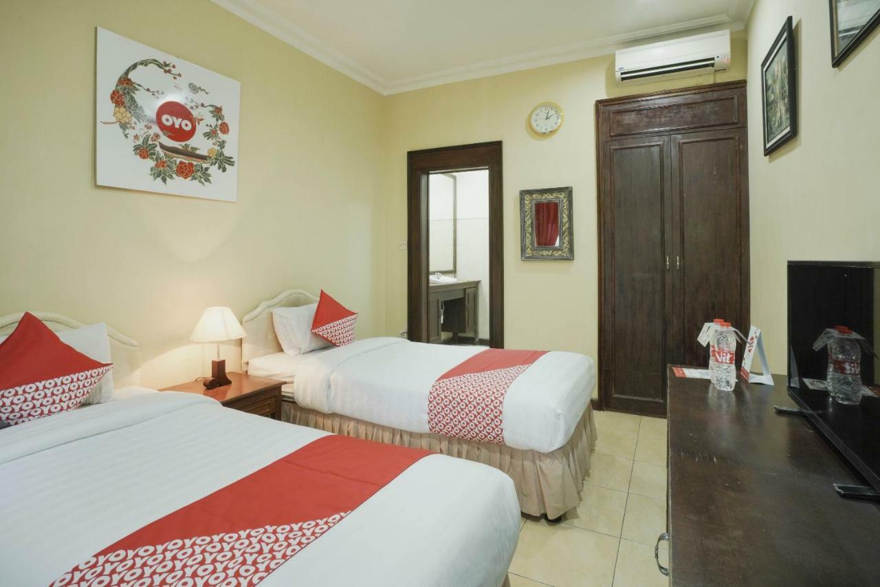 Oyo 804 Ndalem Maharani Guest House Yogyakarta Exterior photo