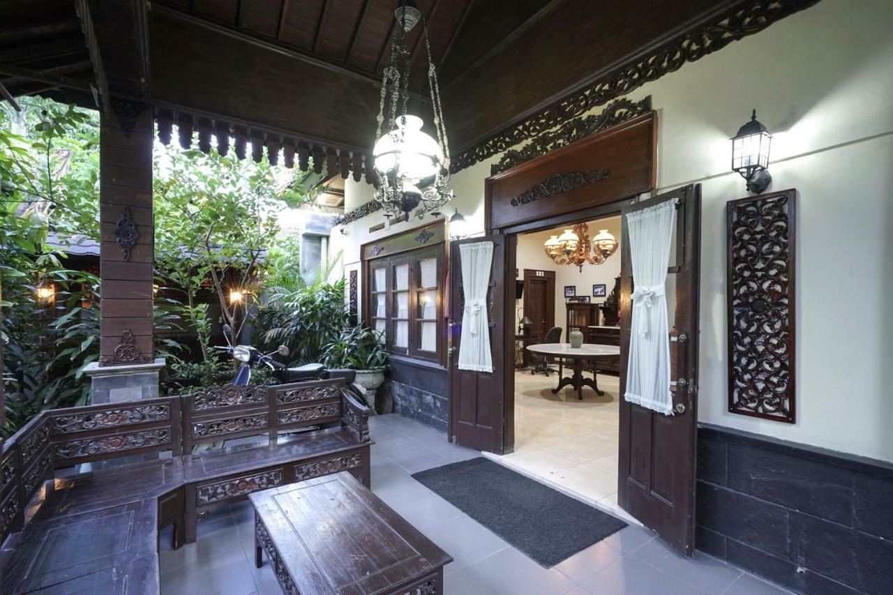 Oyo 804 Ndalem Maharani Guest House Yogyakarta Exterior photo